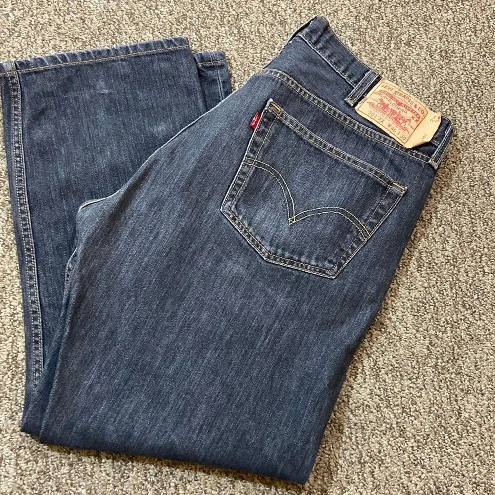 VTG, 90s Levi’s 501 XX Size W40x30L Relaxed Blue Denim Jeans with Classic Fit